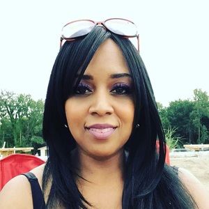 Meet your Posher, Crystal